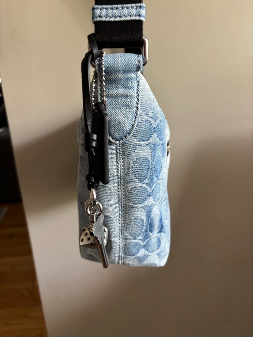 Coach Finn Crossbody in Loved Signature Denim Like New - Picture 6 of 15